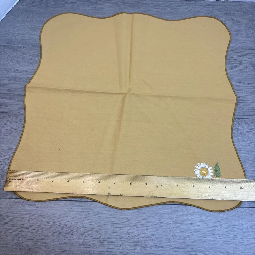 VTG Gold With Flower Embroidered Rectangle Table Cloth 48” X 66” & 6 Napkins